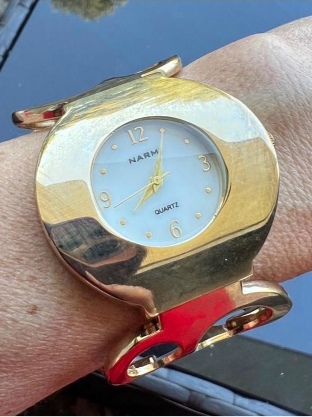Vintage Y2K Gold-Tone Women's Quartz Bracelet Watch